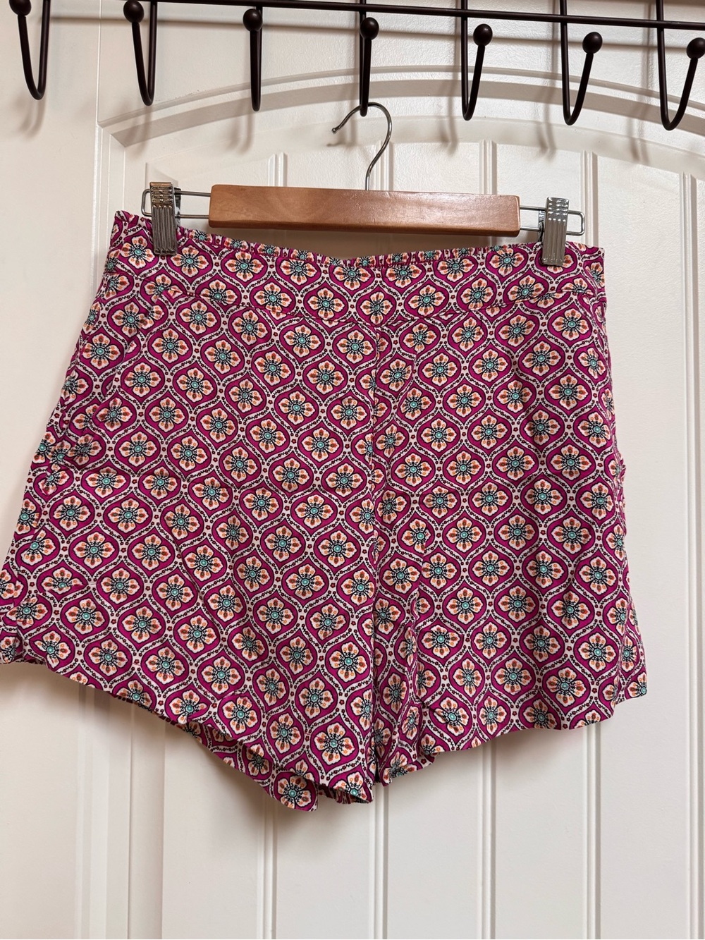 Old Navy Pink Patterned High Rise Playa Shorts with Pockets Size M - 3.5” inseam